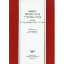 Między przeszlością a przyszłością szkice z psychologii politycznej